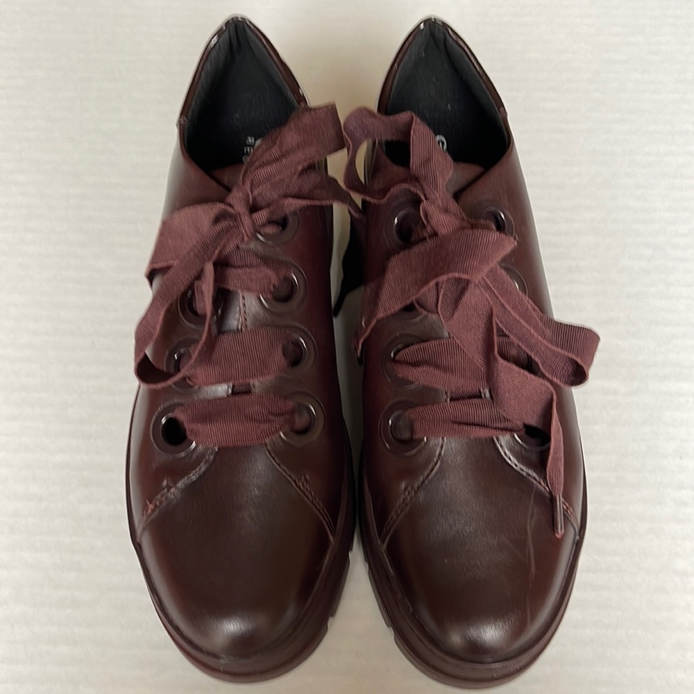 GEOX Respira Lace Sneakers. Sz 40.